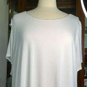 SLINKY SOFT WHITE SHIRT BY AVENUE!!